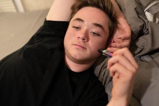 Elektronická cigareta škodlivost pro okolí a její dopady na zdraví veřejnosti v detailu