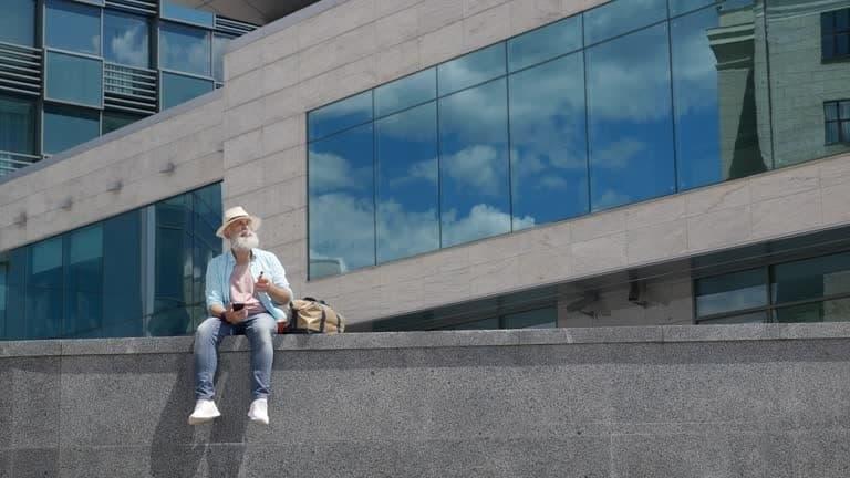 Aktuální přehled zákon o cigaretách 2025 a jeho dopady na kuřáky i prodejce