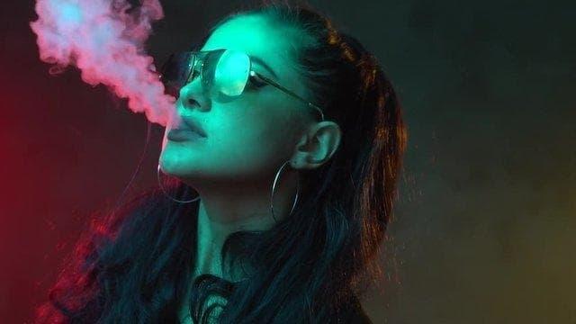 Cigarety a alkohol: Jak cigarety a alkohol ovlivňují vaše zdraví a životní styl